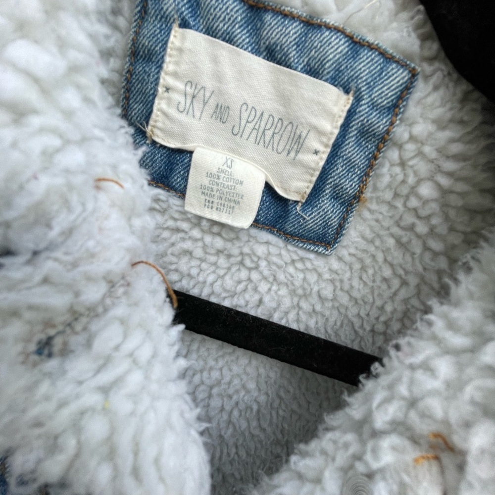 Sky and Sparrow Denim Jacket with Sherpa Lining - Picture 3 of 3